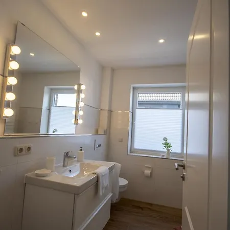 Appartement Cuxhavener Strasse 5/4 *